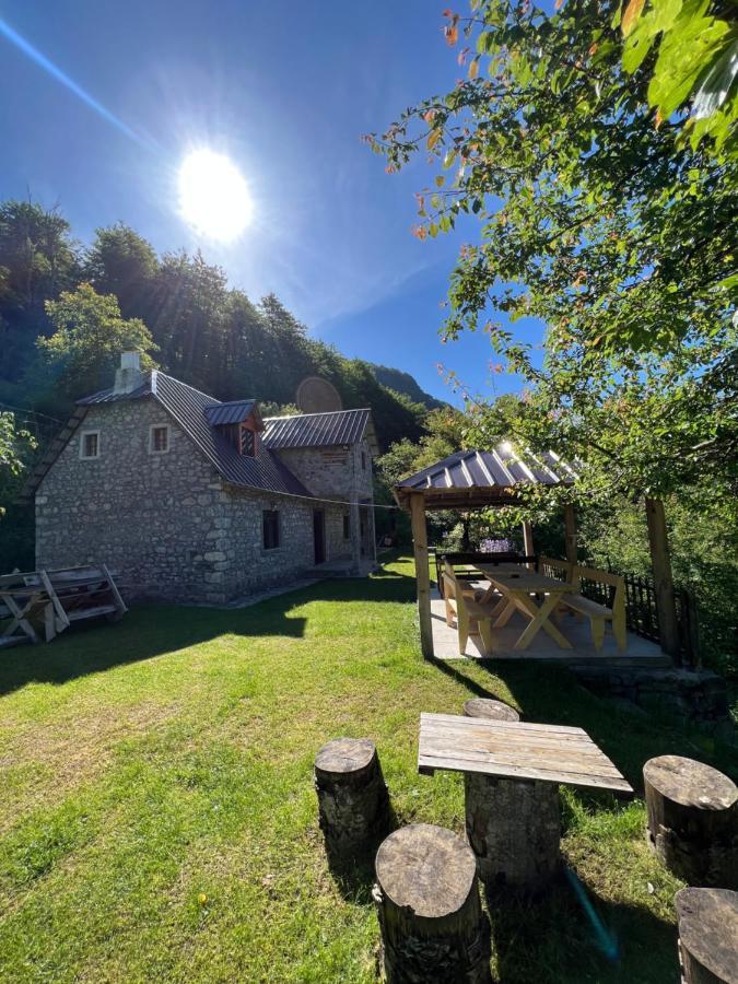 Guest House Gjelaj Theth Esterno foto