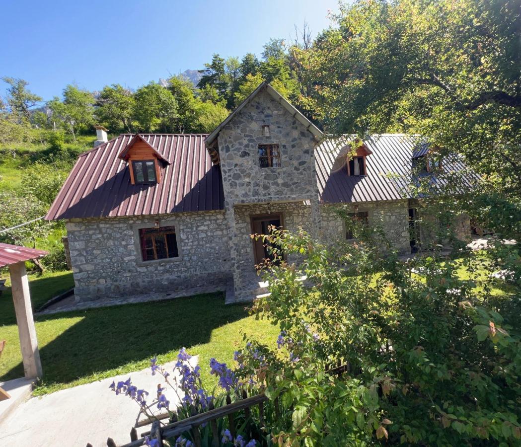 Guest House Gjelaj Theth Esterno foto
