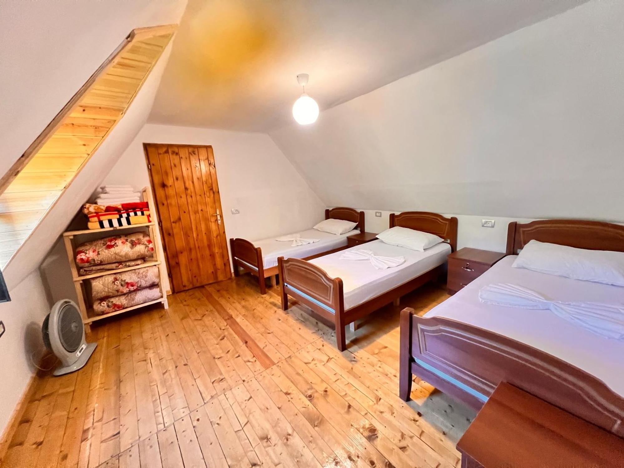 Guest House Gjelaj Theth Esterno foto