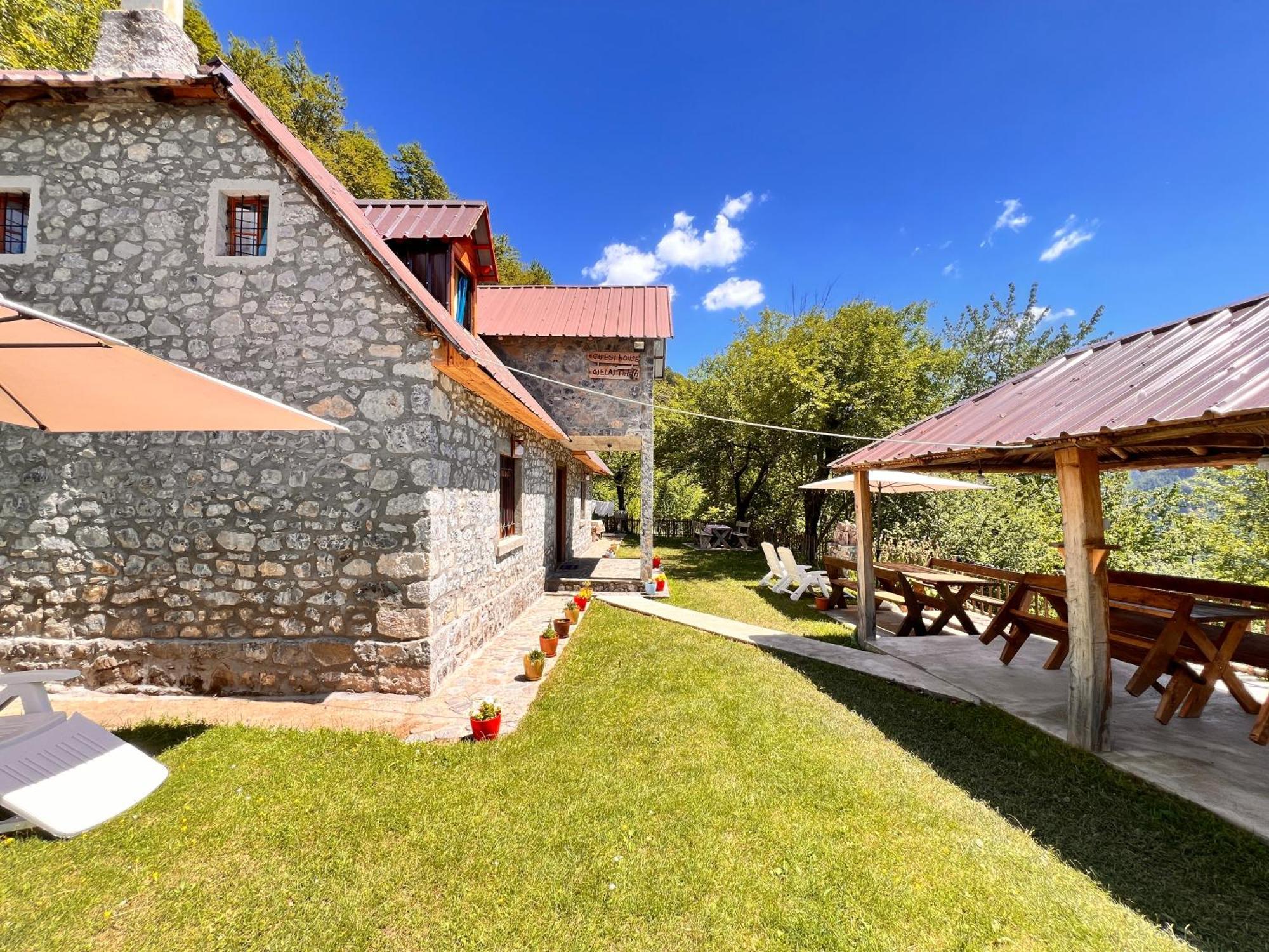 Guest House Gjelaj Theth Esterno foto